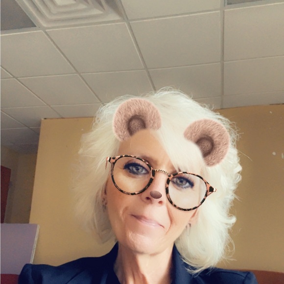 Meet your Posher, Kim - Picture 2 of 4